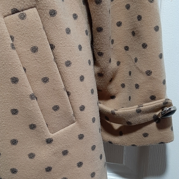 Woman's Yumi Beige Black Trim Coat Double Breast Look Size US 6/8 - Picture 3 of 10